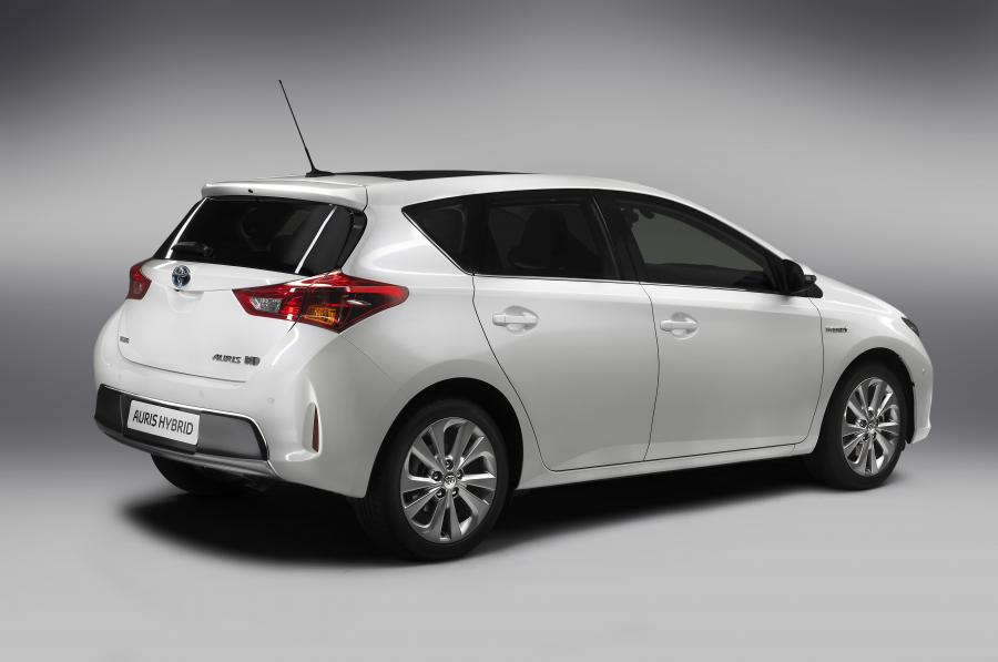  Toyota Auris Hybrid 2012 года  (фото 8 из 12)